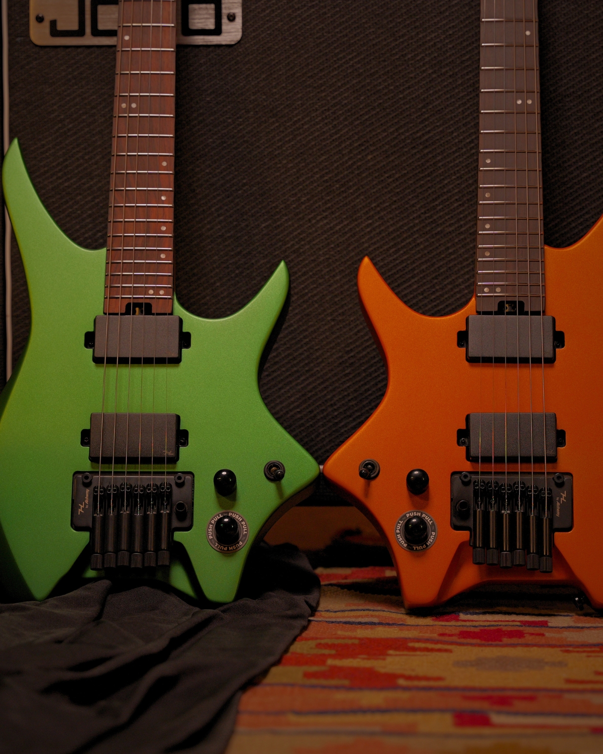 HEX N500S Headless Guitar Metallic Emerald Green Active Pickups Stainless Frets