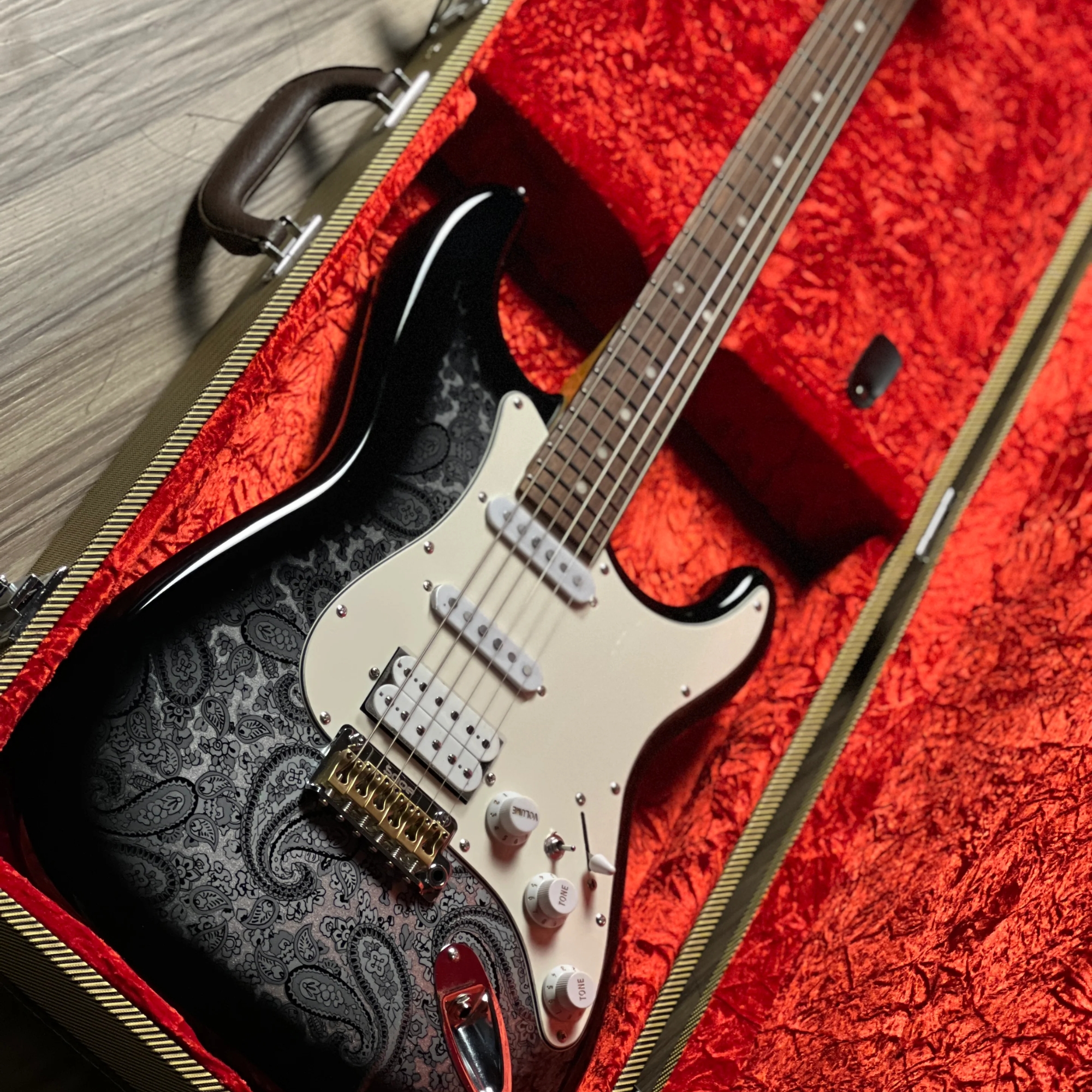 SQOE SEST1100 HSS - PAISLEY BLACK HARDCASE WITH KIT