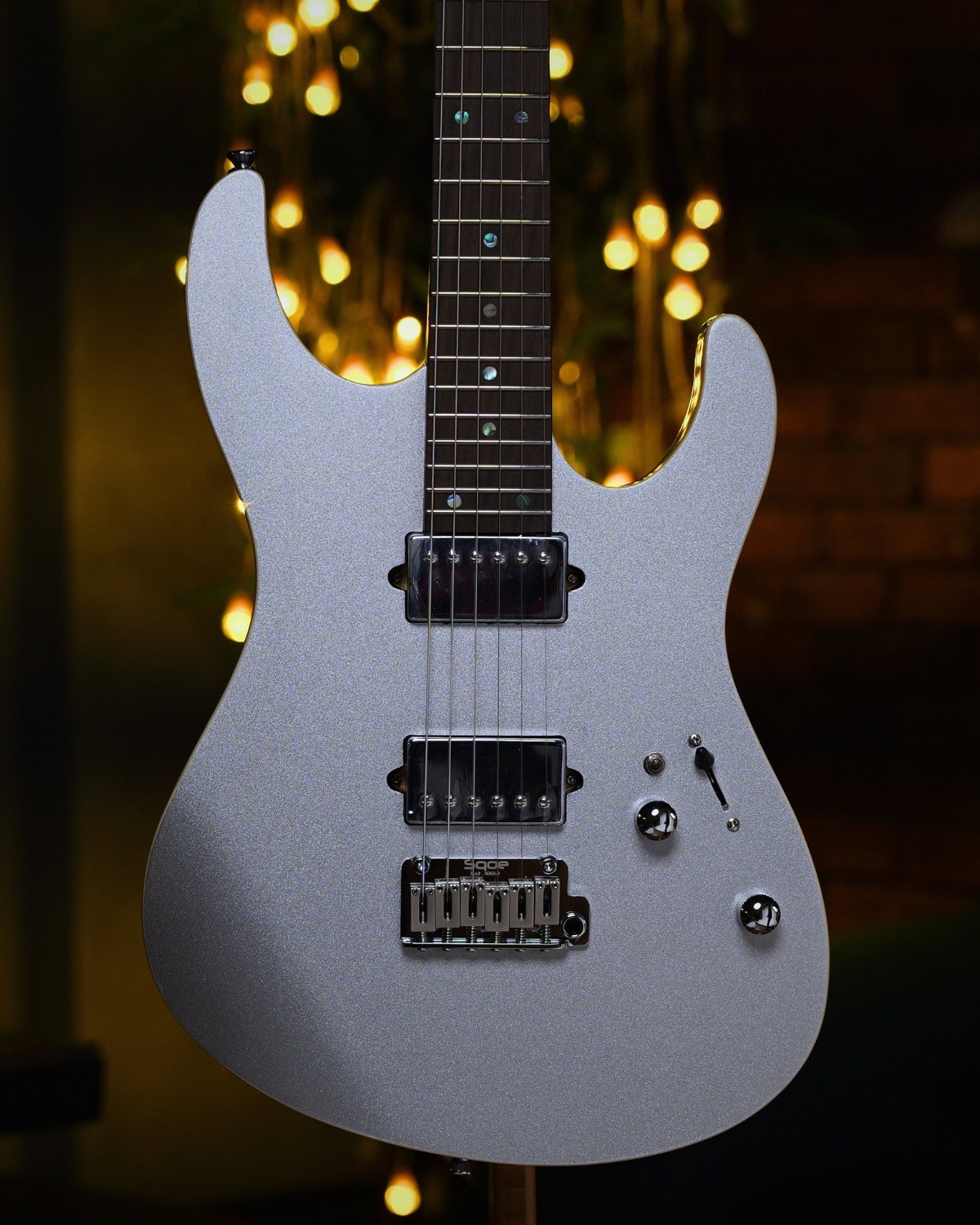 SQOE SEIB500 Sparkling Silver HH Super Strat series