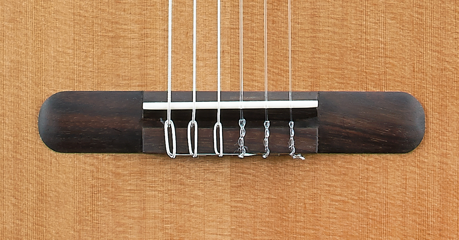 aNueNue MN14 solid cedar top travel classical guitar