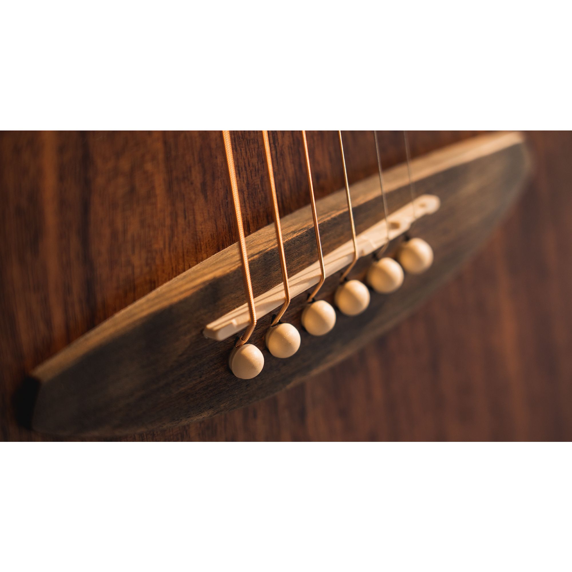 aNueNue M30 Solid acacia top travel guitar