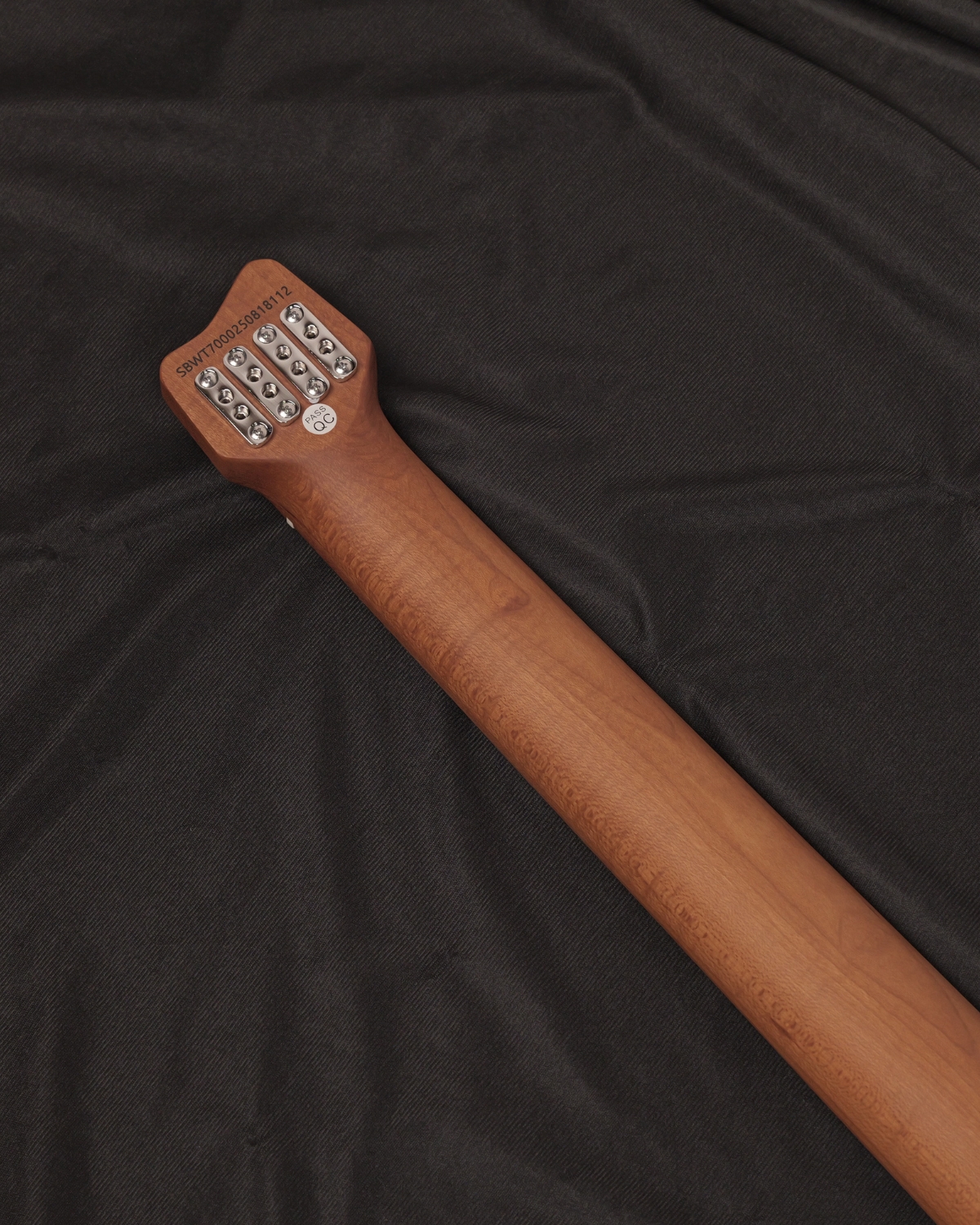 SQOE SBWT700 Shell pink 4-String Headless Electric Bass Roasted Maple India