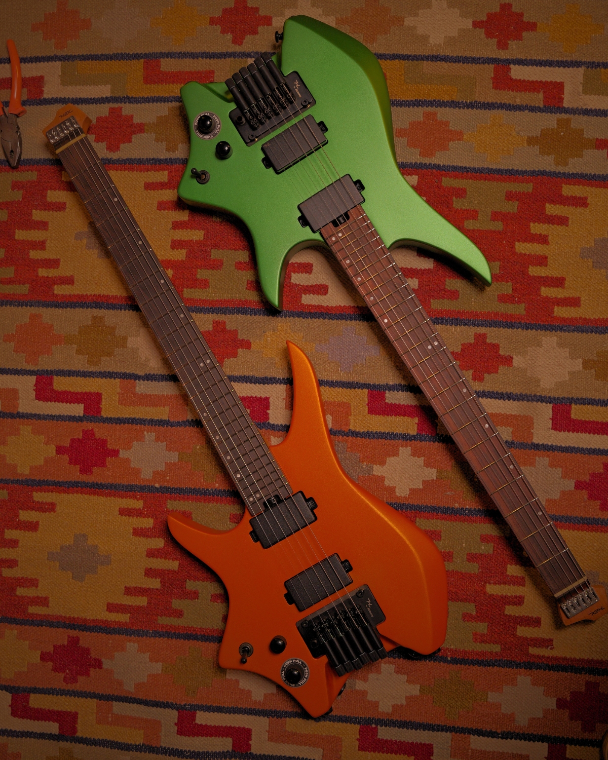 HEX N500S Headless Guitar Metallic Emerald Green Active Pickups Stainless Frets