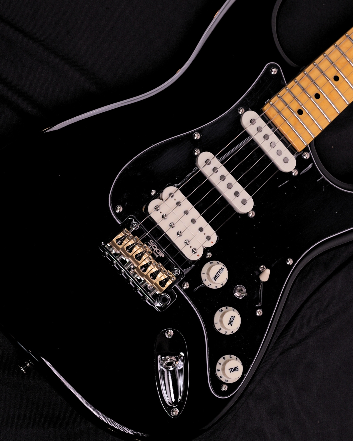 SQOE SEST1000 Black HSS with hardcase