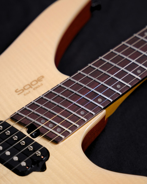 Fan-Fretted 24-Fret Rosewood Board With Luminous Inlay - SQOE SEWT998 Natural