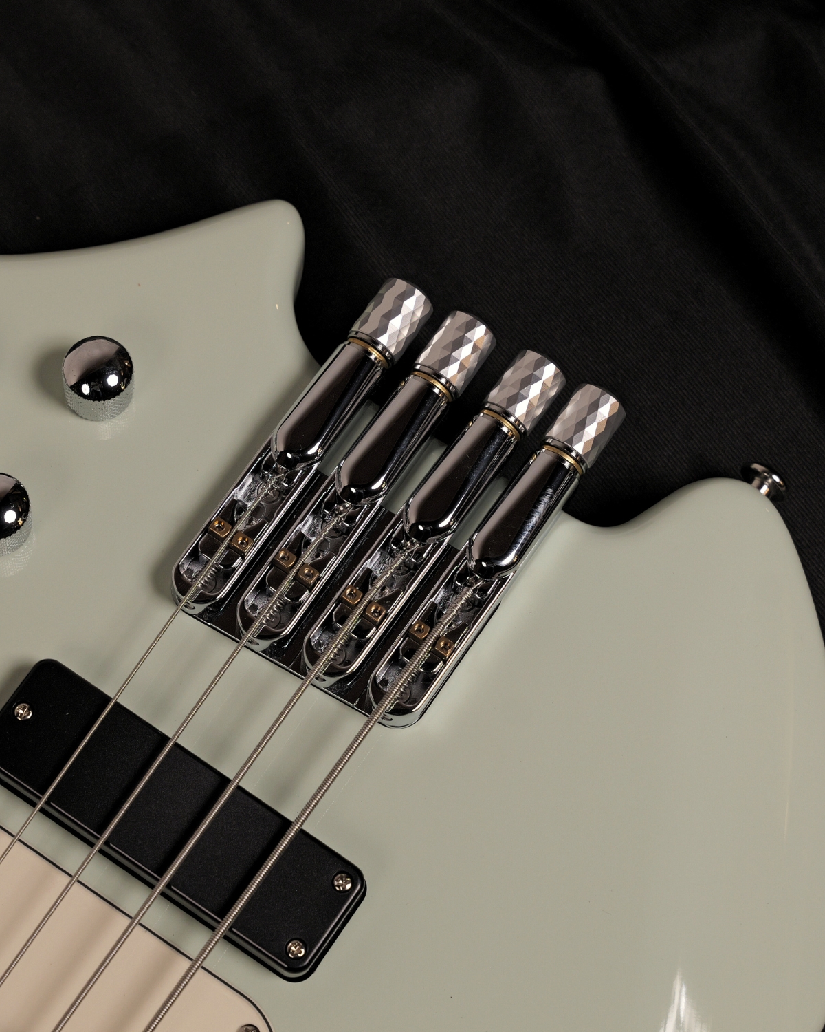 SQOE SBWT700 Surf Green 4-String Headless Electric Bass Roasted Maple India