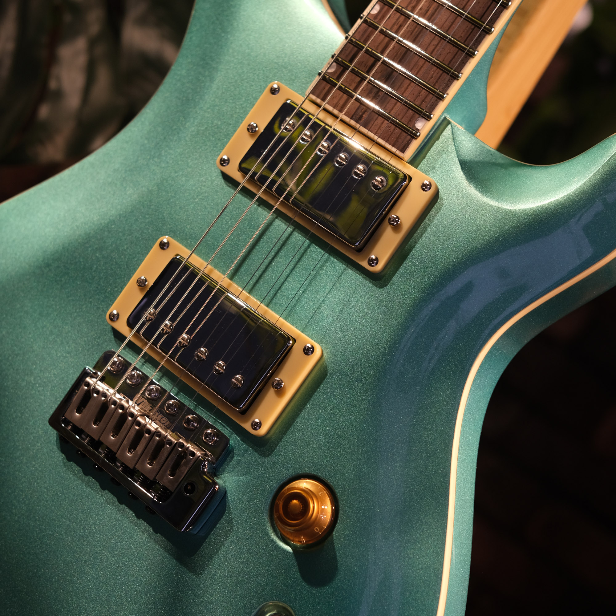 SQOE SE200 SHIMMER MINT GREEN Electric Guitar Wilkinson Tremolo Mirror Gloss Finish