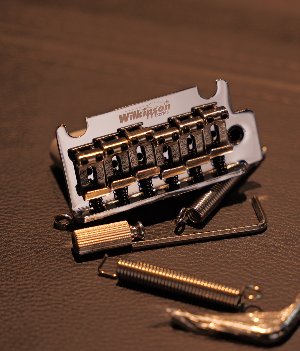 Wilkinson WOV05-CR Vintage 2-point Tremolo Bent Steel