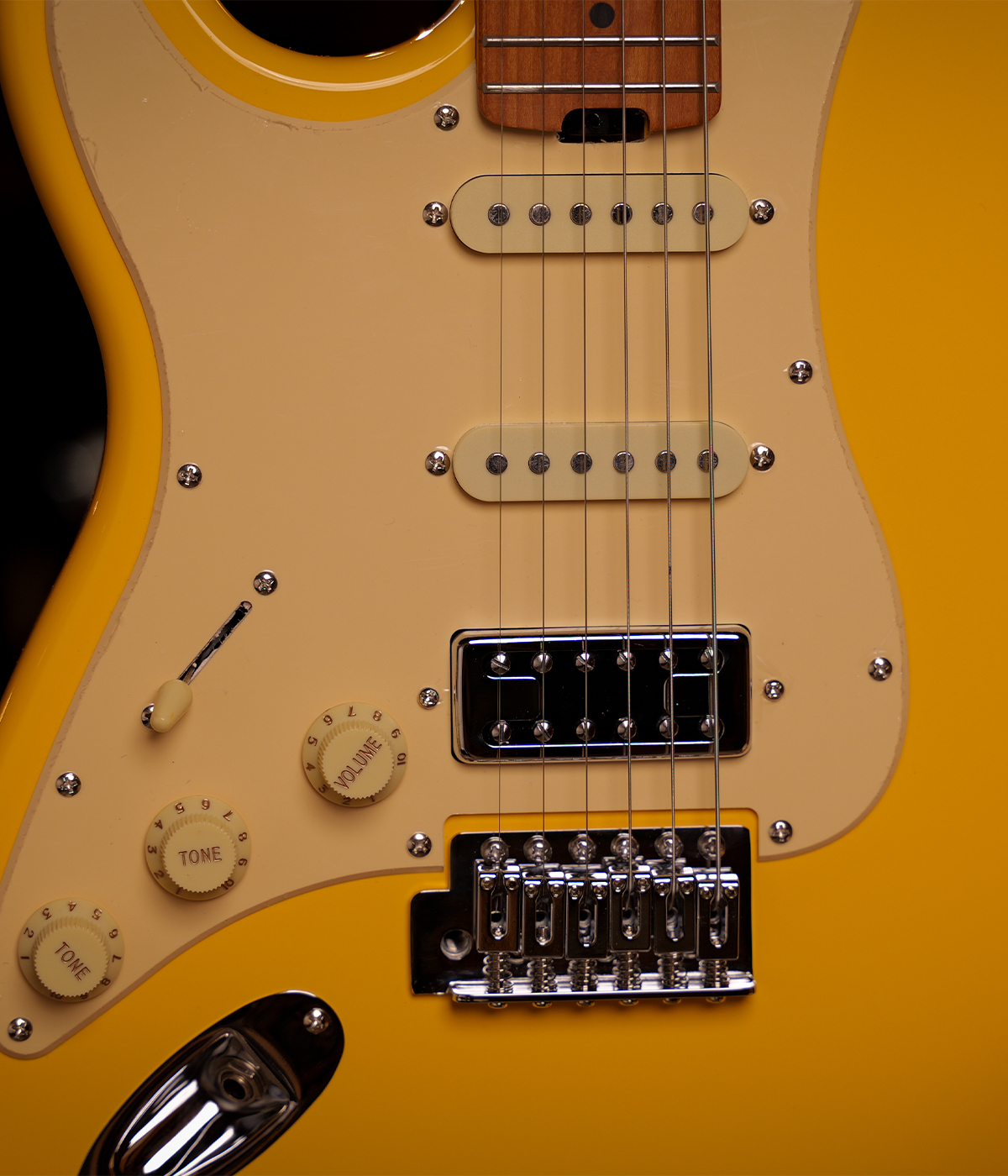 Strydom ST30M Left handed Pastel Yellow  HSS Mini Humbucker