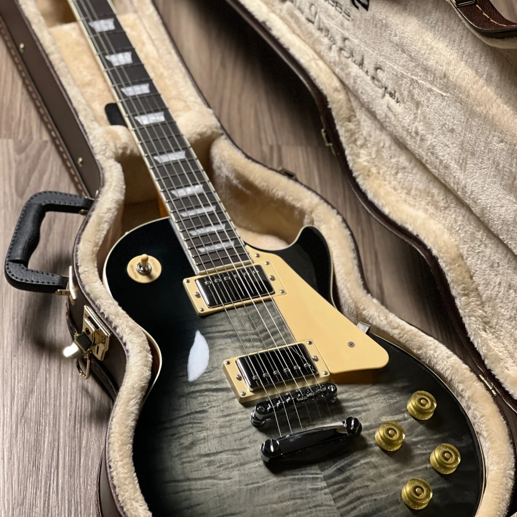 SQOE SELP900 Charcoal Blackburst Les Paul Electric Guitar with Hardcase