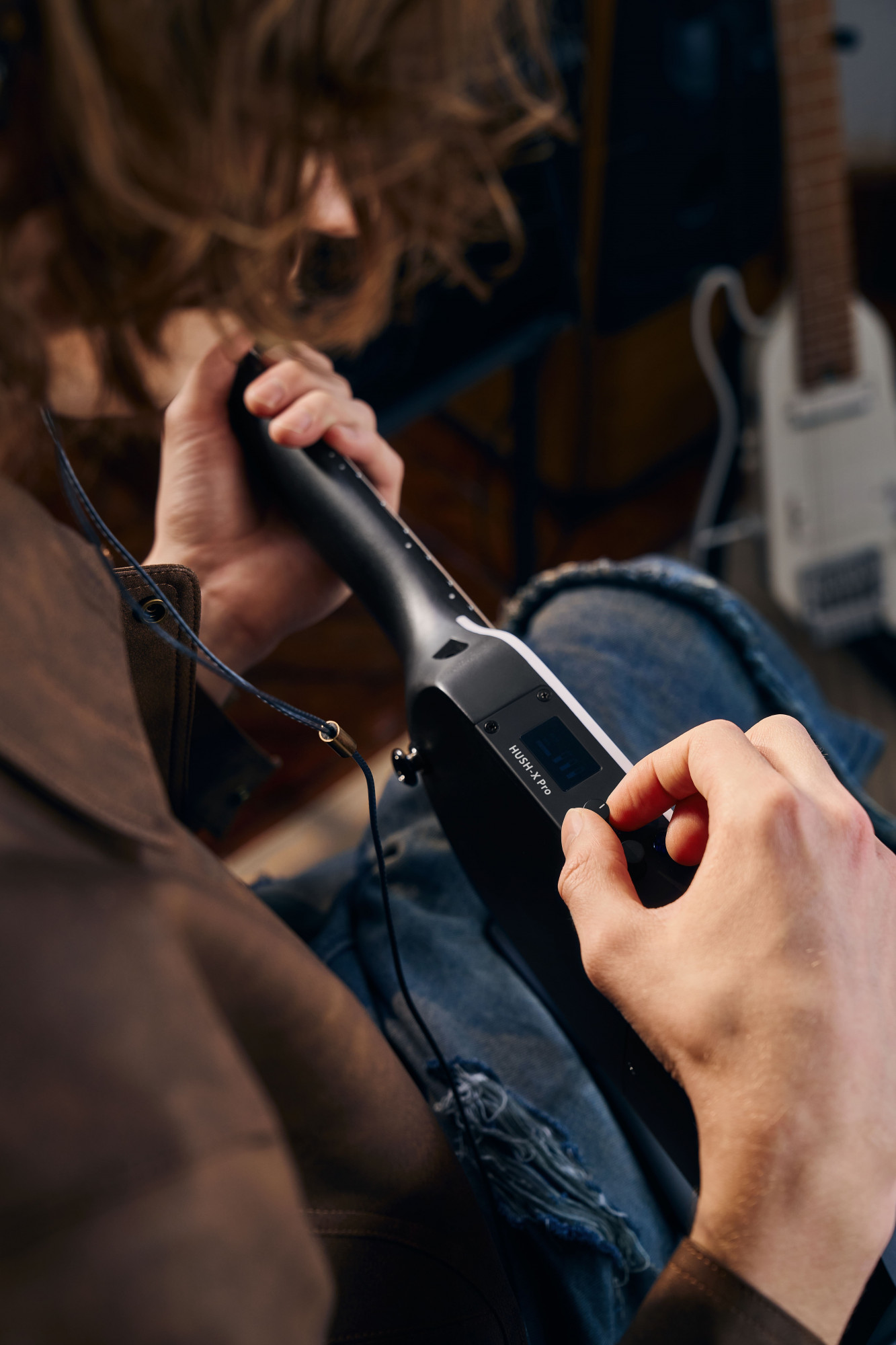 Donner HUSH X PRO Black Electric Guitar Kit - Smart Travel Guitar with Dozens of Preset Combinations 7 Tone Sim Options