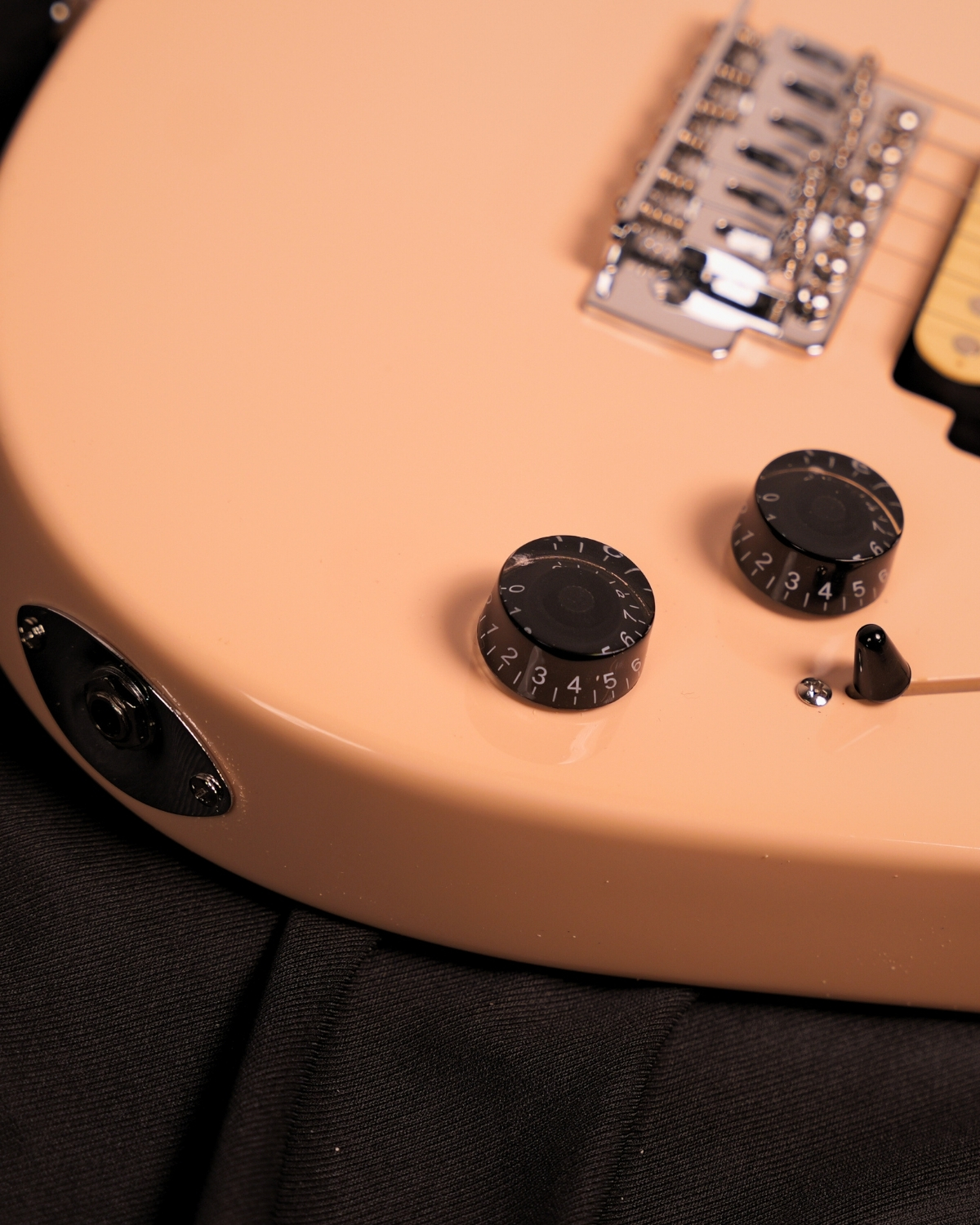 Donner DMT-66 39 Inch Full Size Electric Guitar for Beginner Starter Electric Guitar Kit with Bag Pink