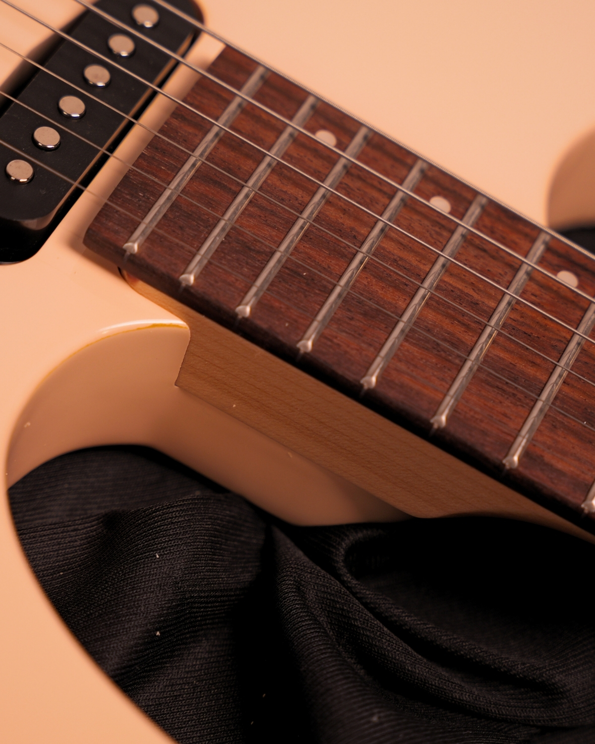 Donner DMT-66 39 Inch Full Size Electric Guitar for Beginner Starter Electric Guitar Kit with Bag Pink