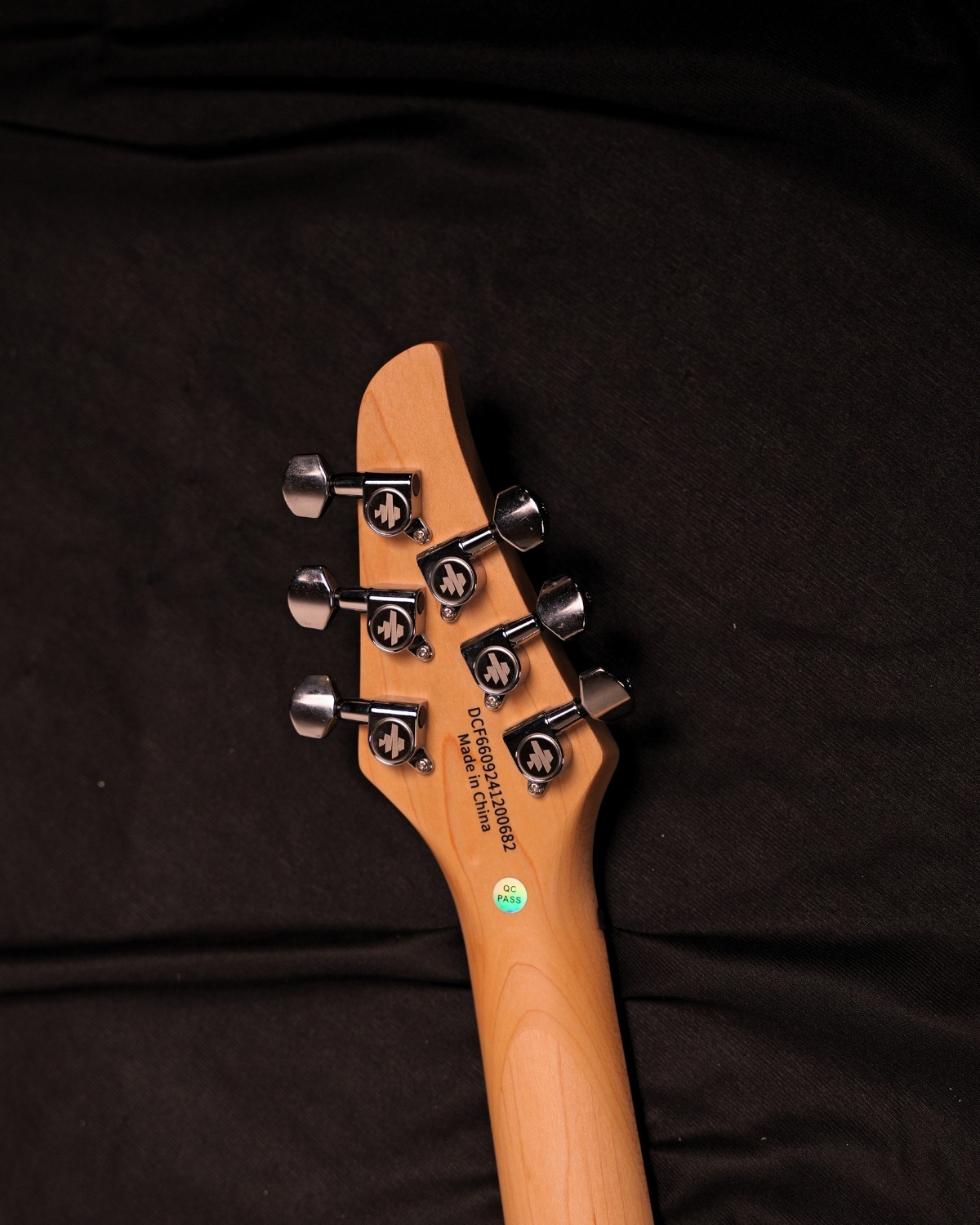 Donner DMT-66 39 Inch Full Size Electric Guitar for Beginner Starter Electric Guitar Kit with Bag Pink