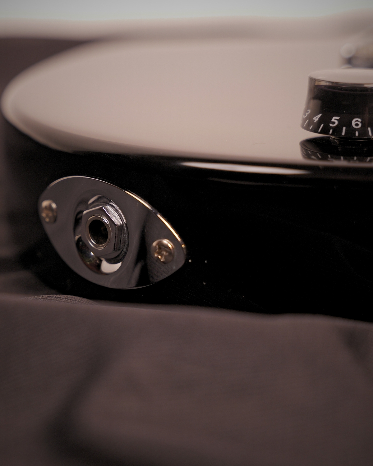 Donner DMT-66 39 Inch Full Size Electric Guitar for Beginner Starter Electric Guitar Kit with Bag Black