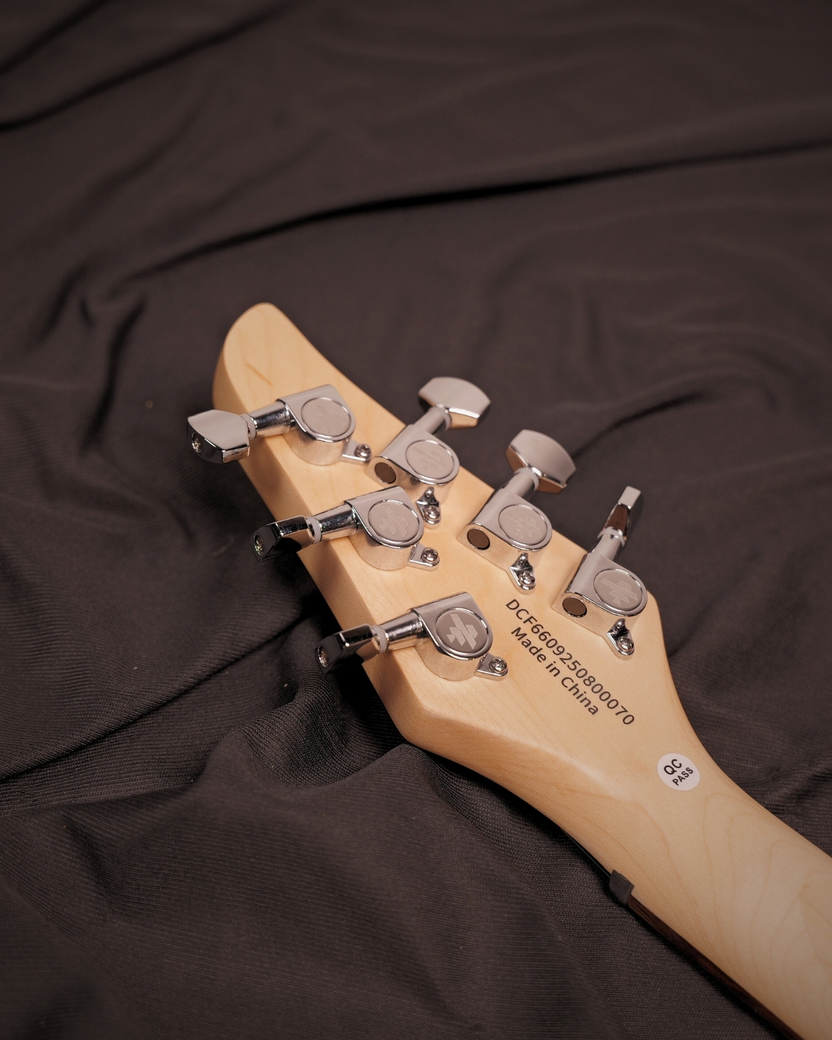 Donner DMT-66 39 Inch Full Size Electric Guitar for Beginner Starter Electric Guitar Kit with Bag Black