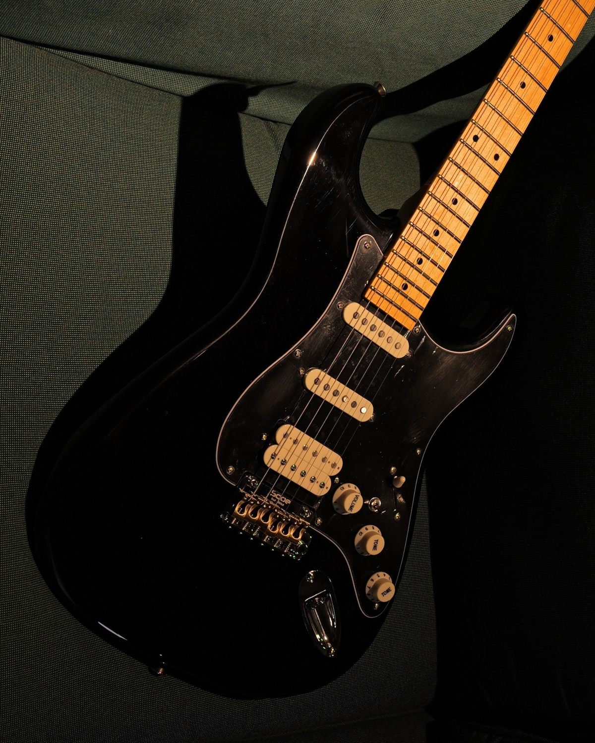 SQOE SEST1000 Black HSS with hardcase