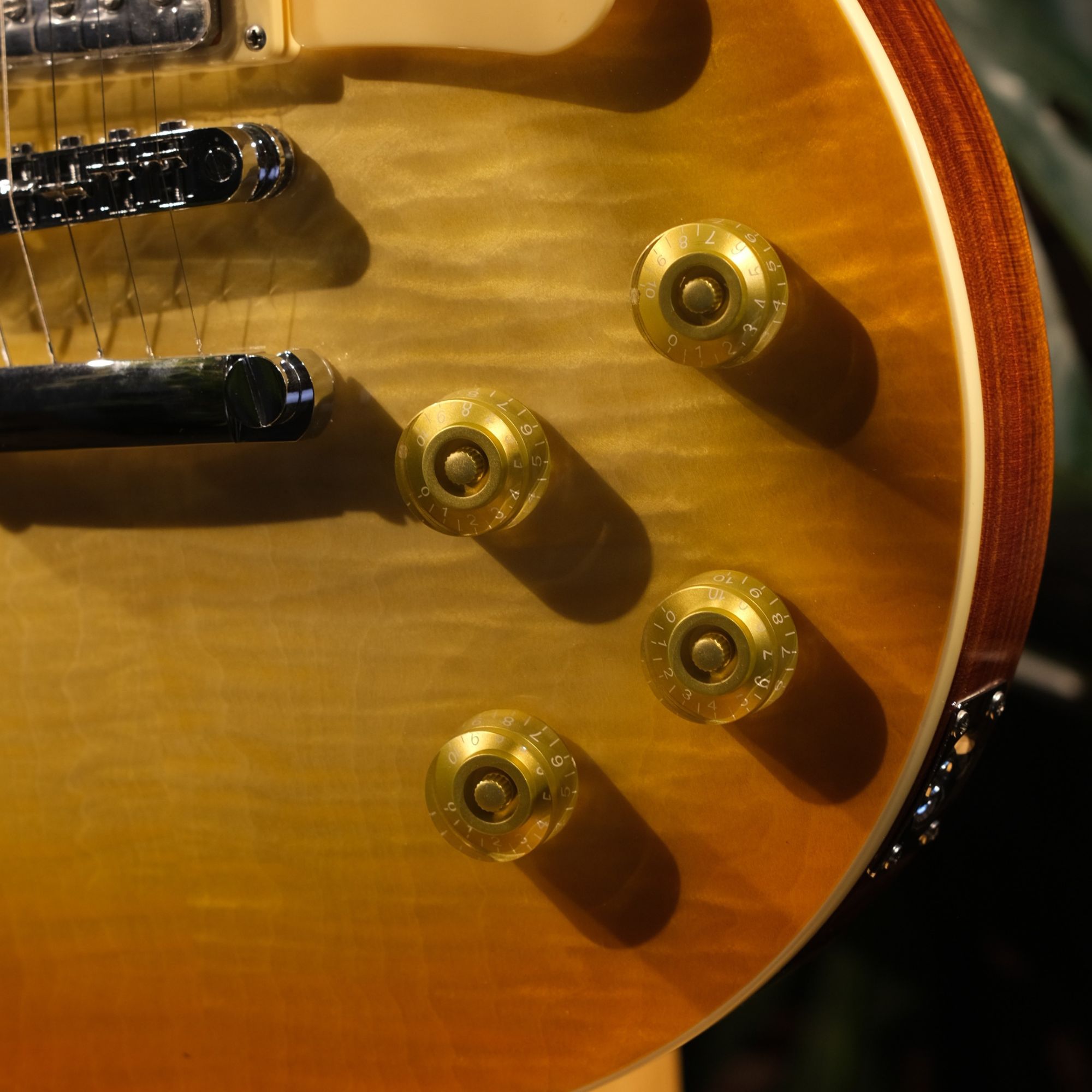 SQOE SELP900 Lemon burst Les Paul Electric Guitar with Hardcase