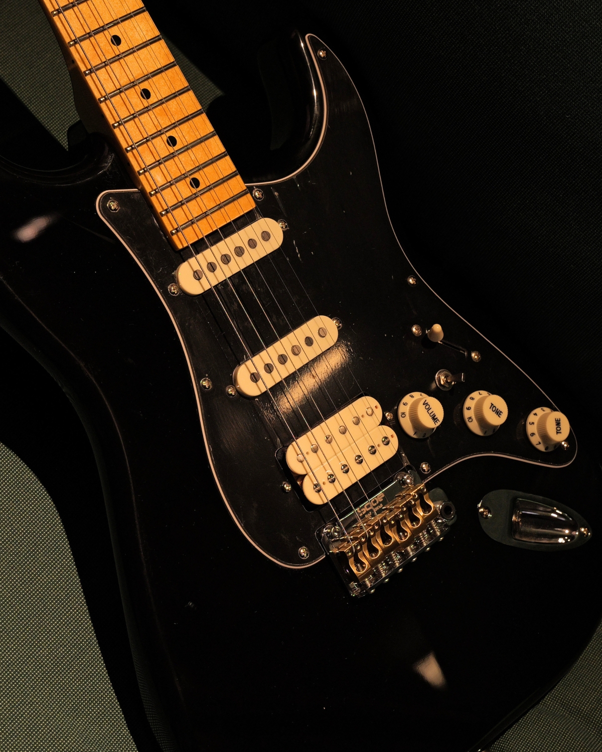 SQOE SEST1000 Black HSS with hardcase