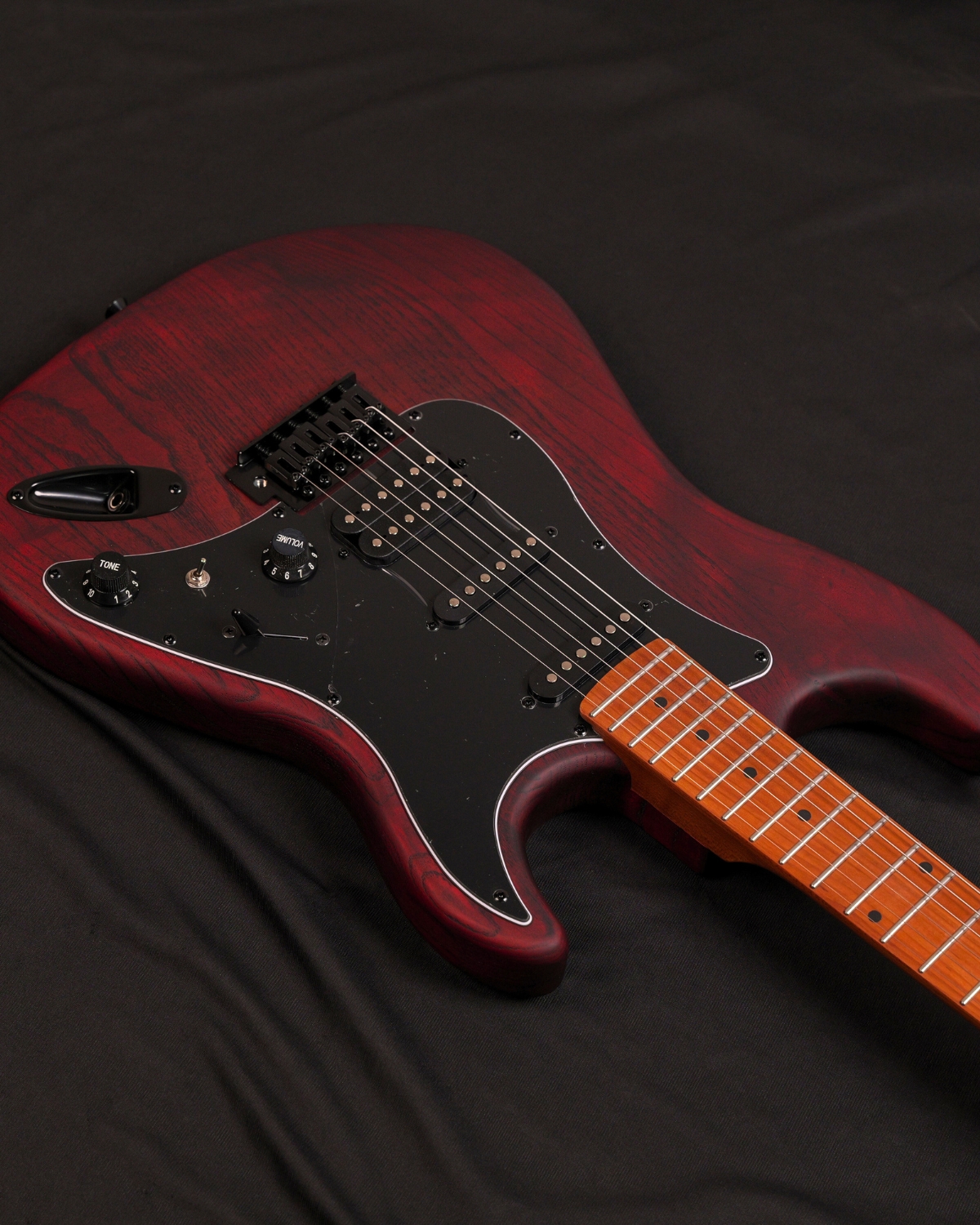 SQOE SEST650 HSS Ash series Retro red