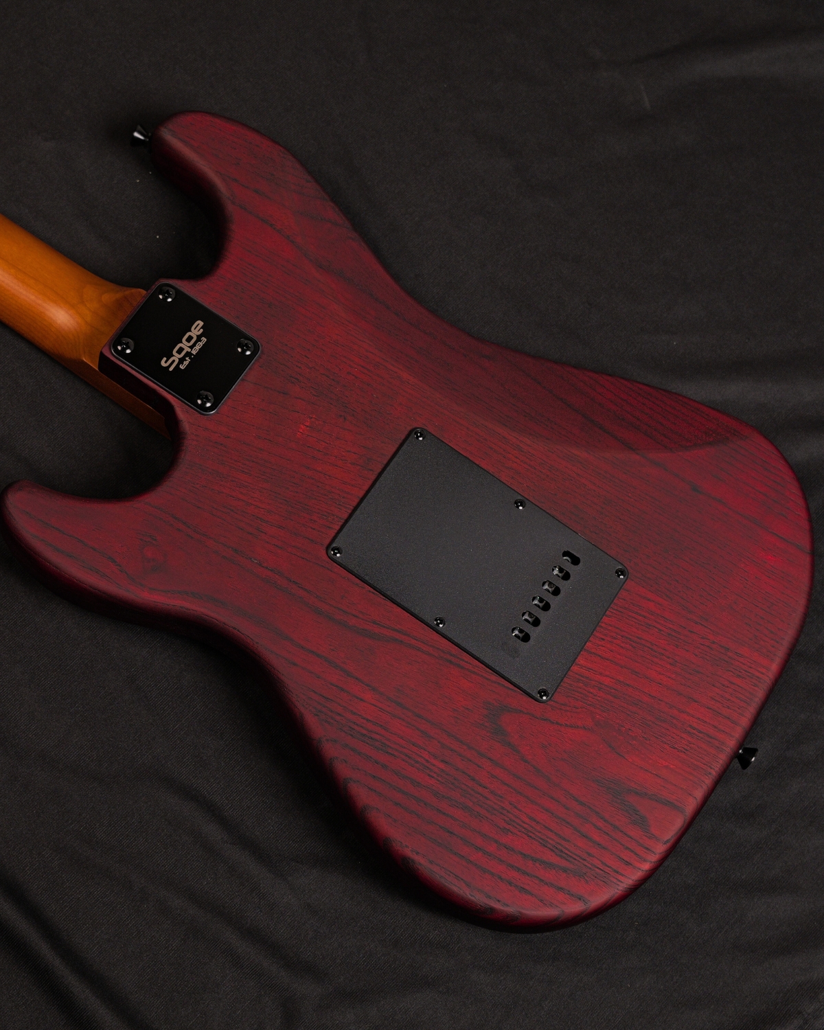 SQOE SEST650 HSS Ash series Retro red