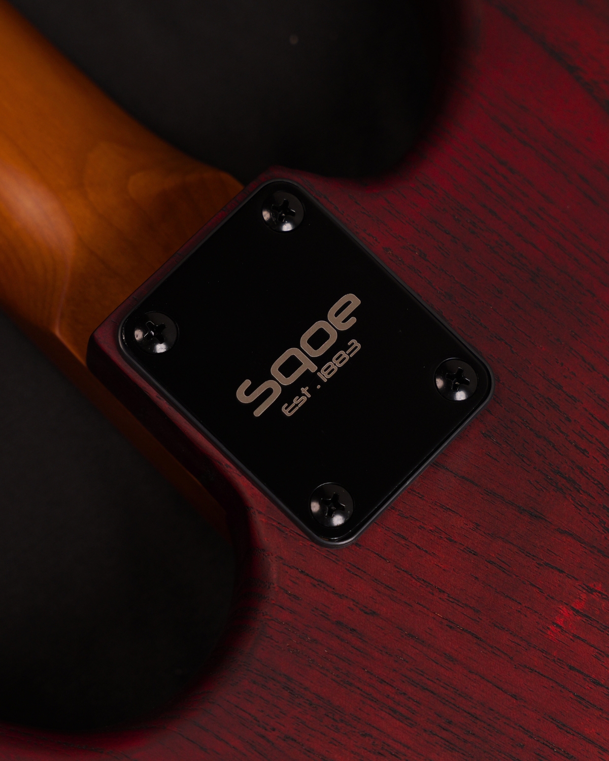 SQOE SEST650 HSS Ash series Retro red