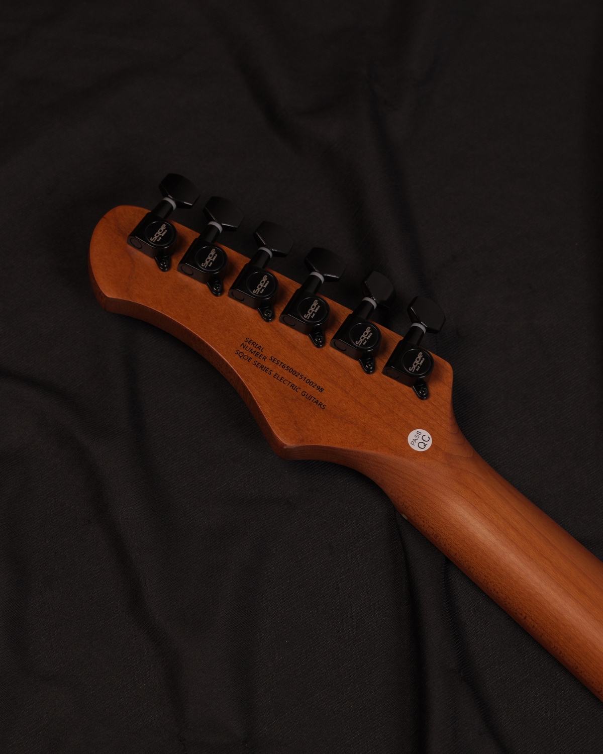 SQOE SEST650 HSS Ash series Retro red