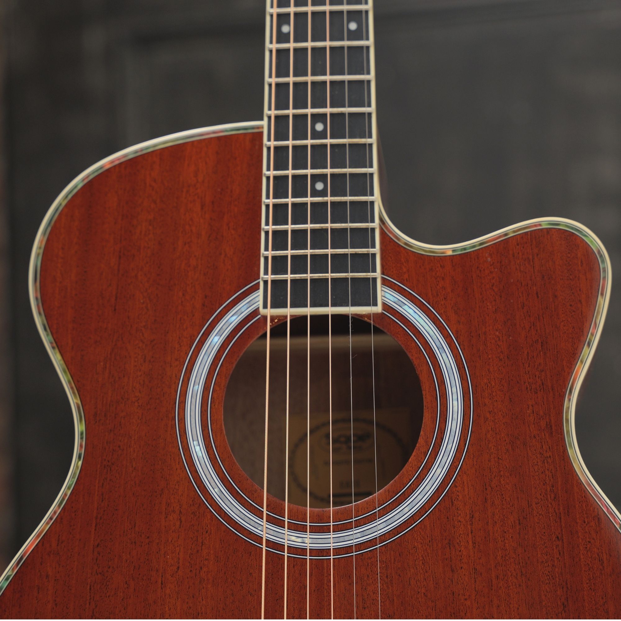 SQOE EA31C 40 Inch Cutaway Acoustic Guitar Gloss Natural - body front on dark background