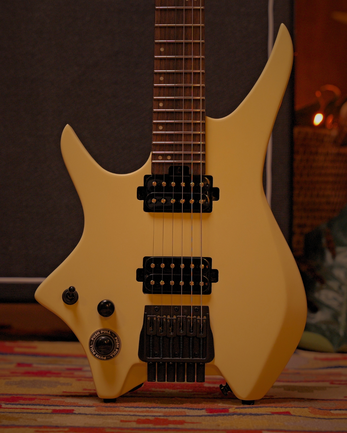 HEX N400L S IVORY WHITE LEFT HANDED - STAINLESS STEEL FRETS