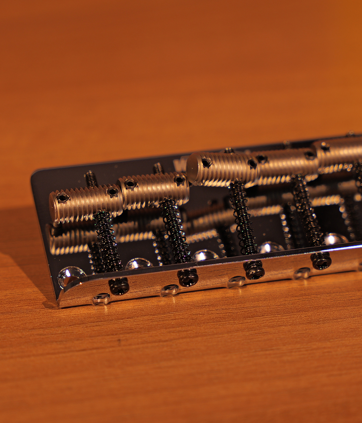 Wilkinson WOB51T-CR Vintage Bass Bridge  Barrel Saddles