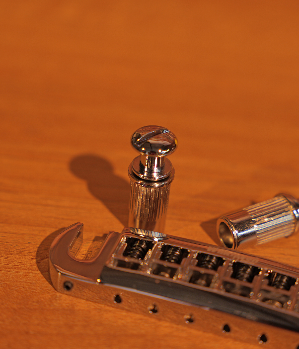 Wilkinson WOGT3-CR Wraparound Bridge Adjustable Saddles