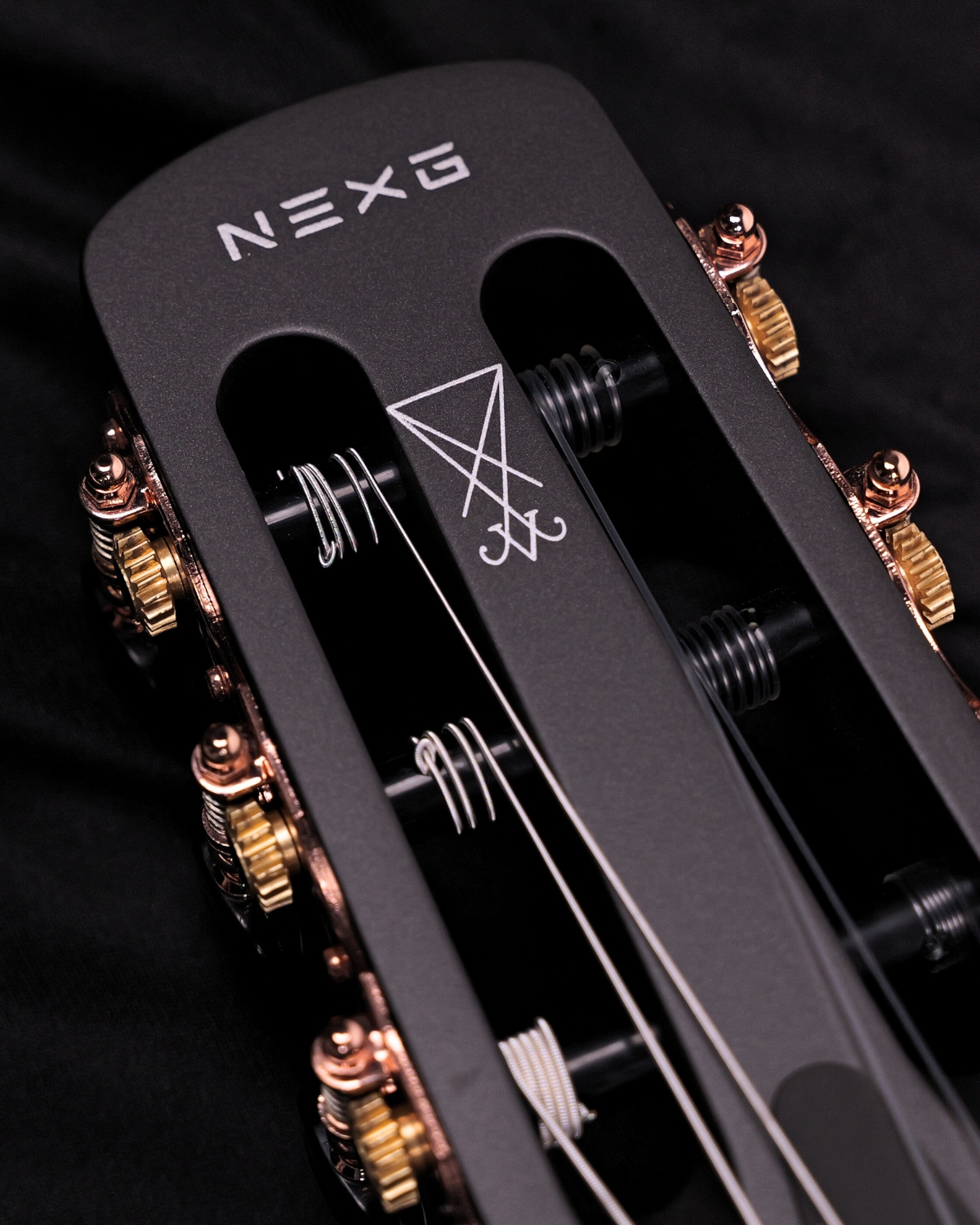 Enya NexG SE Nylon guitar Lucifer edition