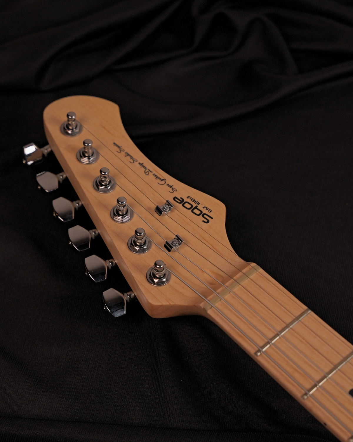 SQOE SEST250 Sunburst Electric Guitar HSS