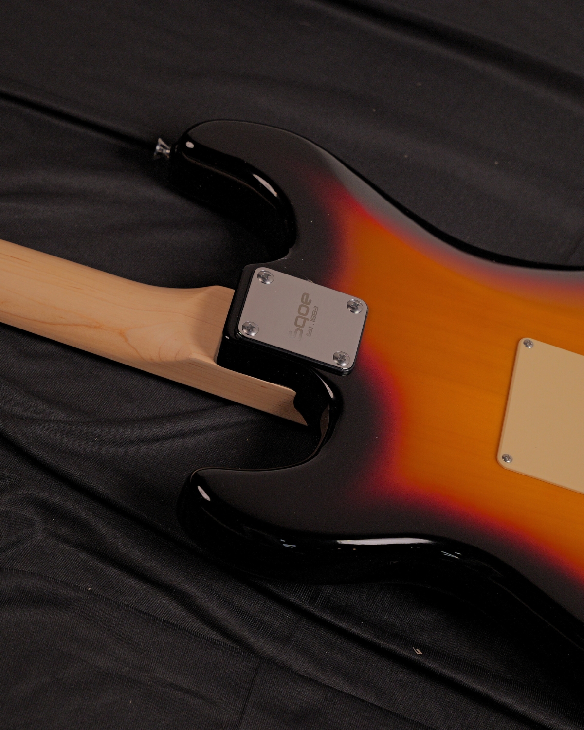 SQOE SEST250 Sunburst Electric Guitar HSS