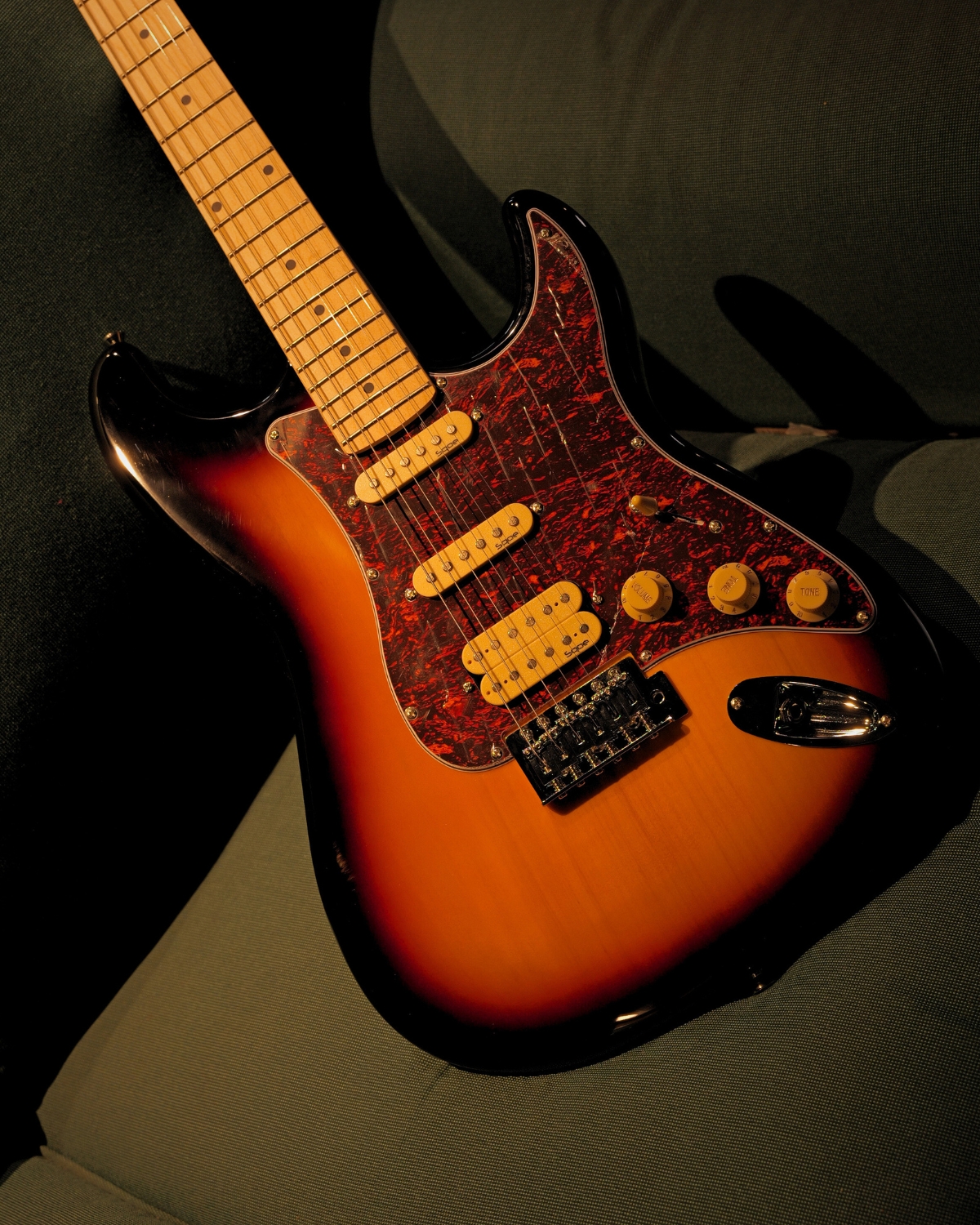SQOE SEST250 Sunburst Electric Guitar HSS
