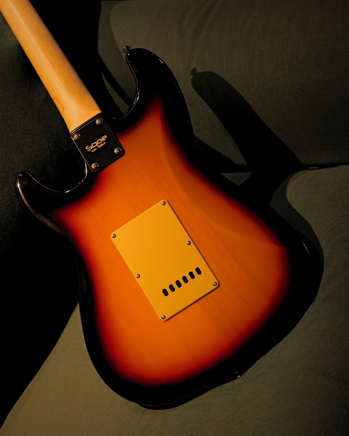 SQOE SEST250 Sunburst Electric Guitar HSS
