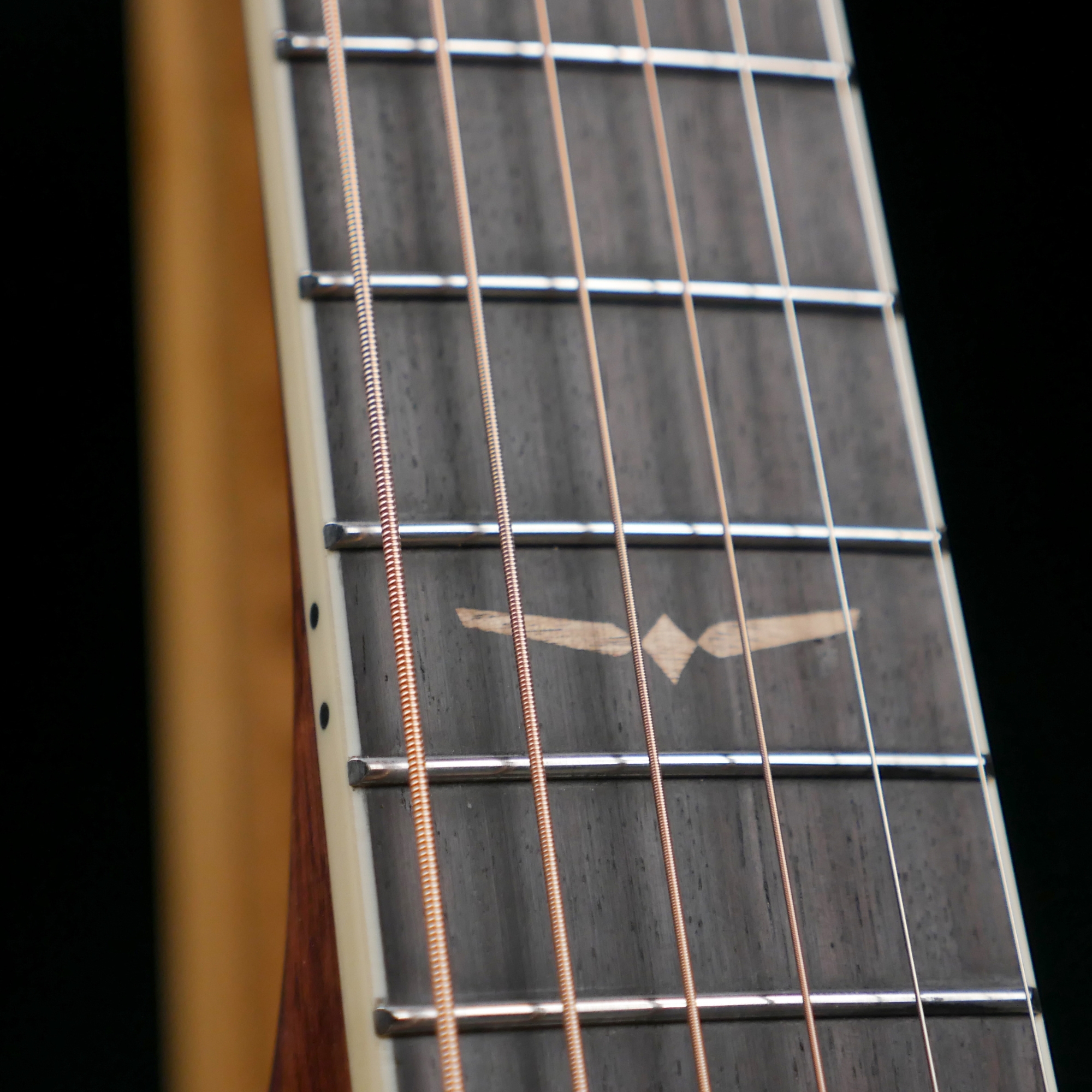 VESPERA - HEX VG320E NATURAL SOLID TOP WITH LR BAGGS ELEMENT VTC EQ