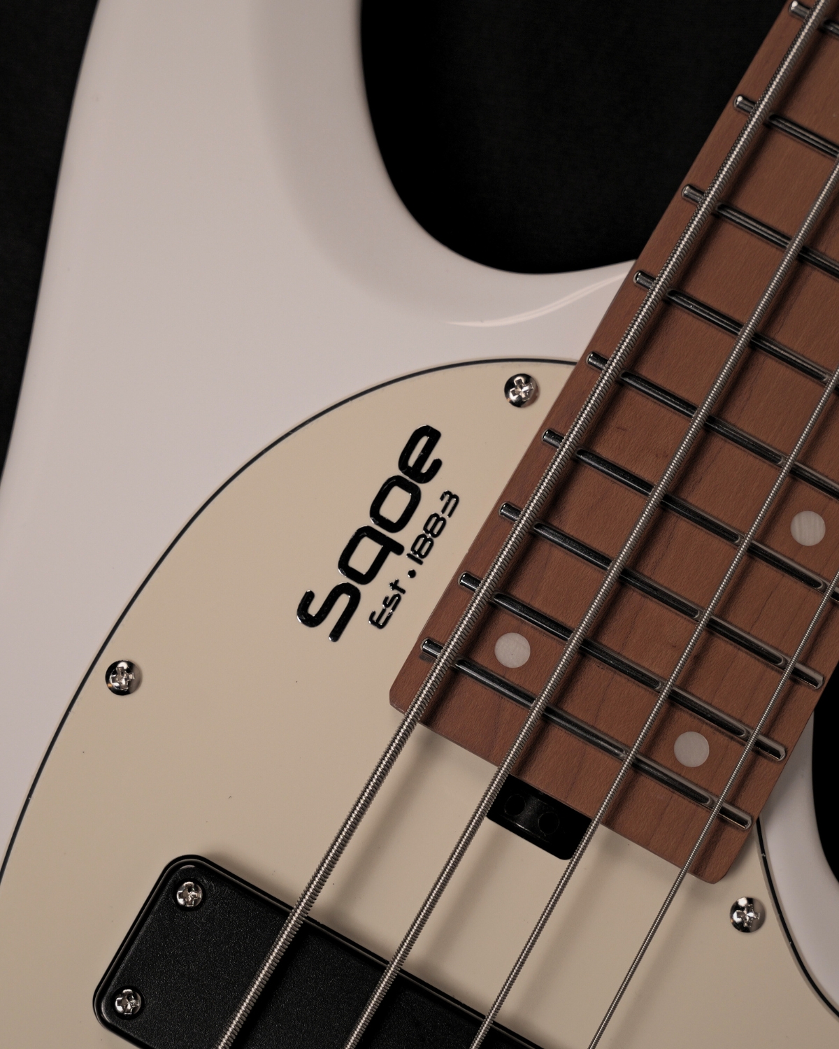 SQOE SBWT700 Pearl White 4-String Headless Electric Bass Roasted Maple India