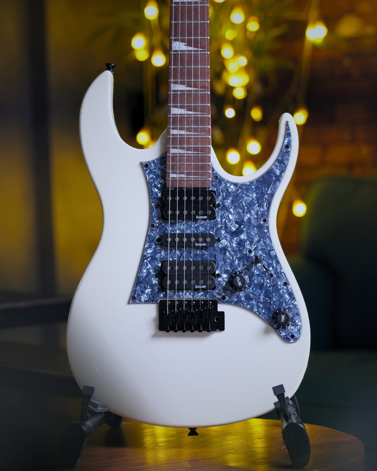SQOE SEIB350 White Super Strat series