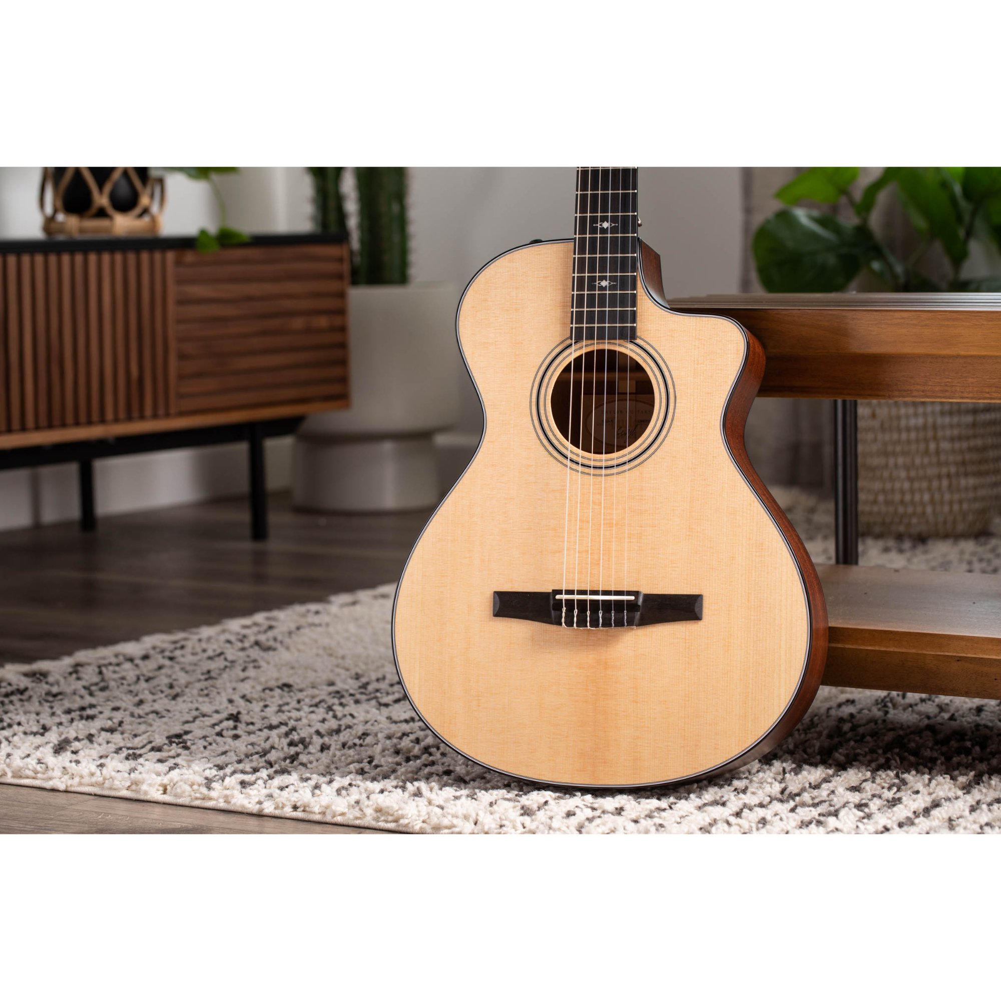 Taylor 312ce-N Nylon Acoustic-electric Guitar - Natural Sitka Spruce