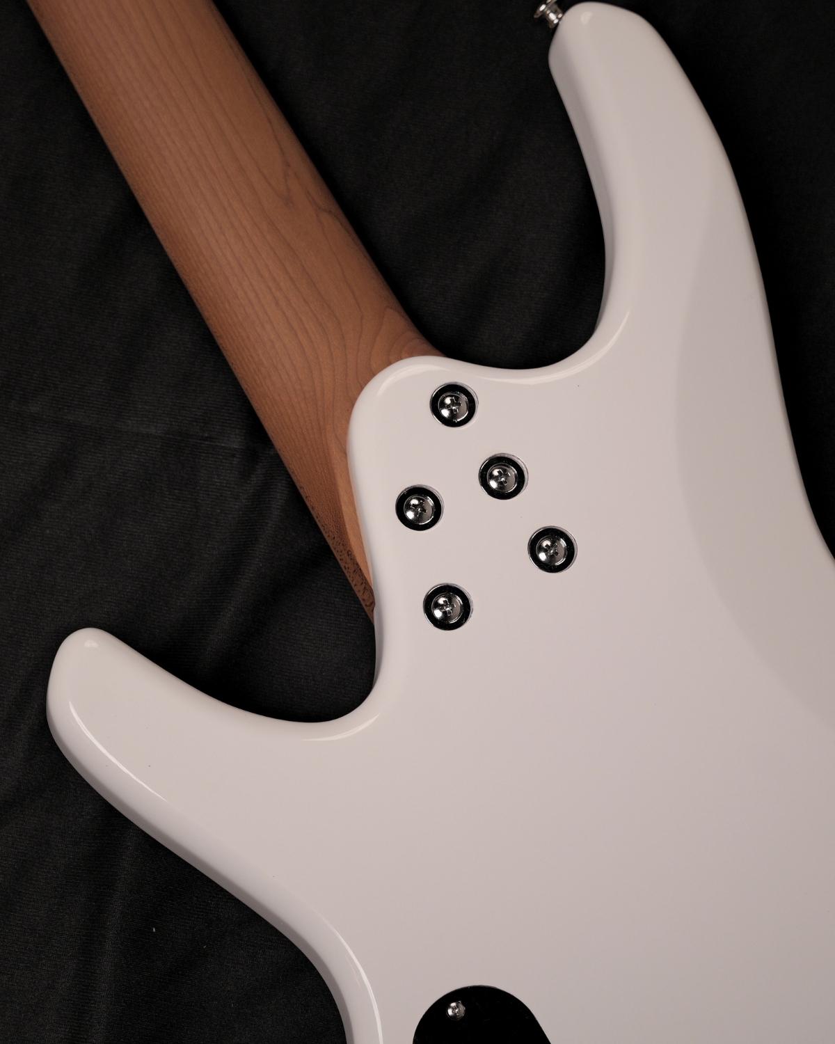 SQOE SBWT700 Pearl White 4-String Headless Electric Bass Roasted Maple India