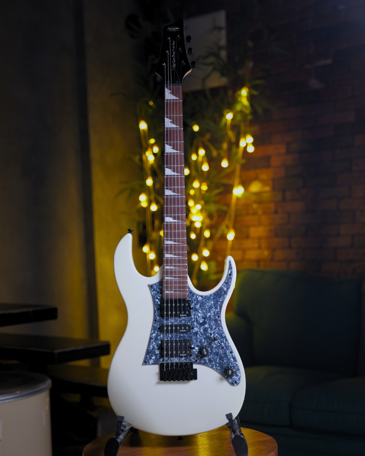 SQOE SEIB350 White Super Strat series