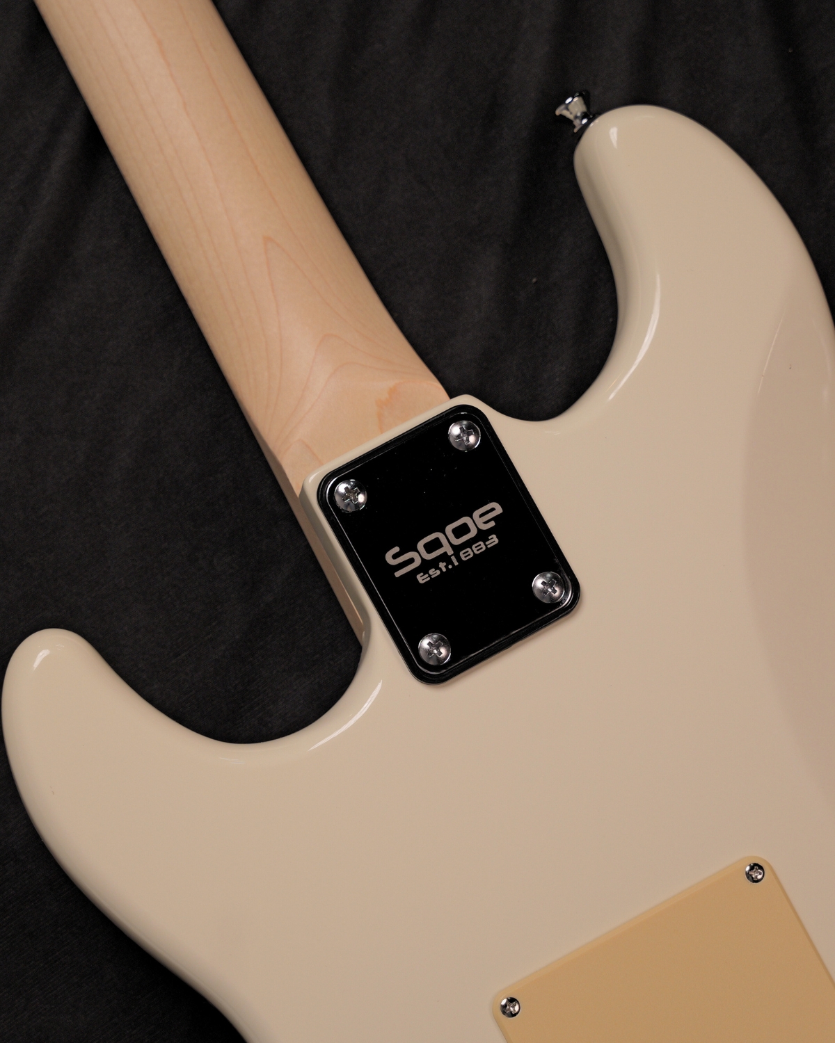 SQOE SEST250 Olympic White Electric Guitar HSS