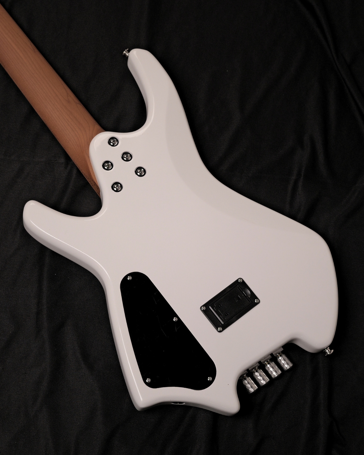 SQOE SBWT700 Pearl White 4-String Headless Electric Bass Roasted Maple India