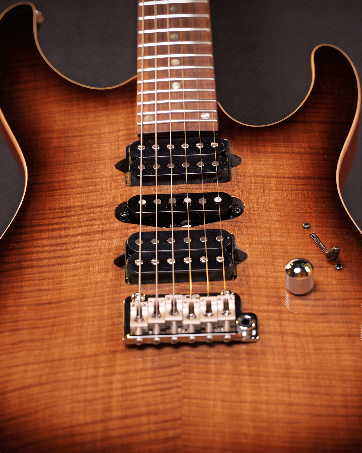 SQOE SEIB998 Caramel Black Custom HSH Electric Guitar