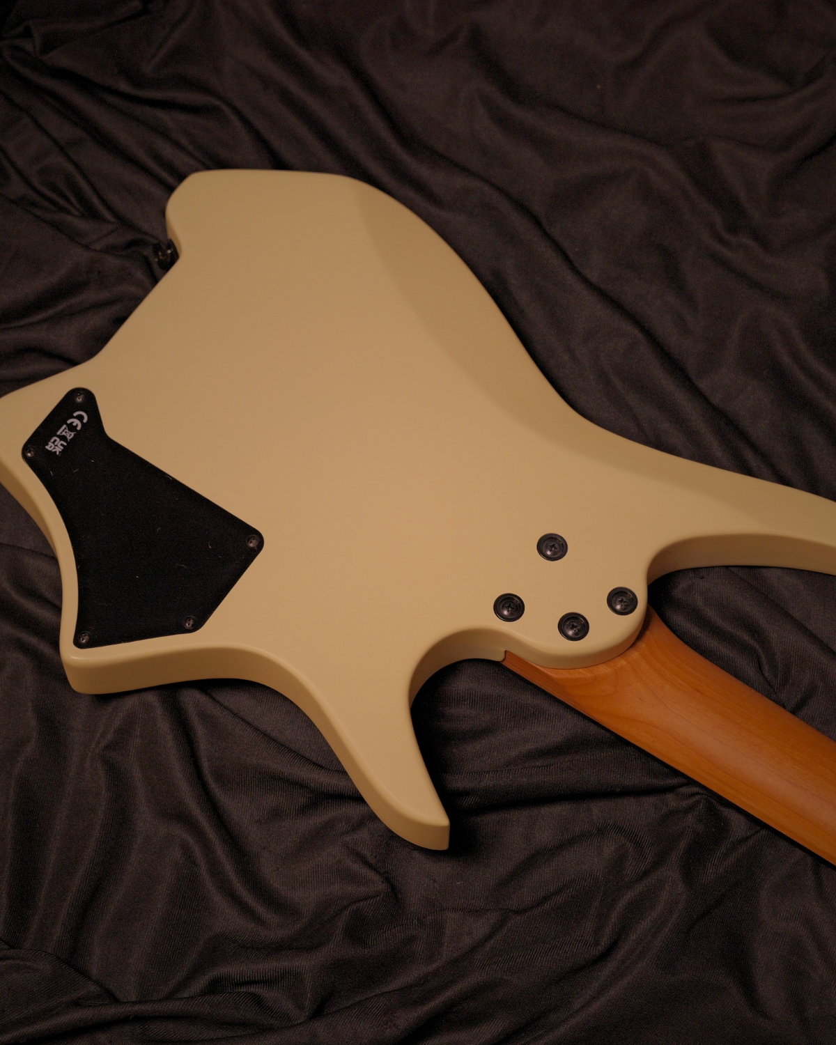 HEX N400L S IVORY WHITE LEFT HANDED - STAINLESS STEEL FRETS