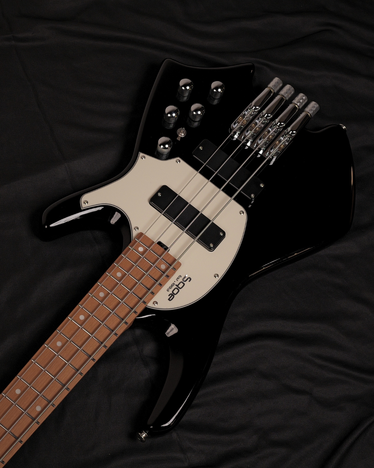 SQOE SBWT700 Black Warrior 4-String Headless Electric Bass Roasted Maple India