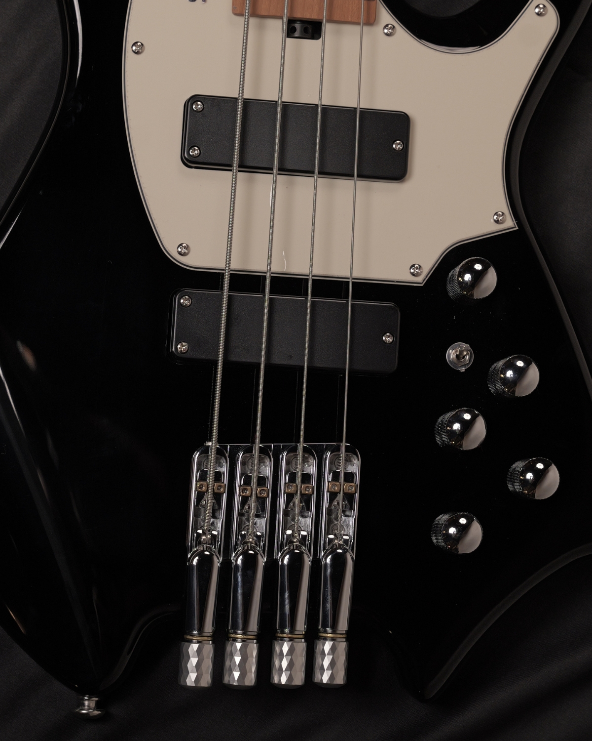 SQOE SBWT700 Black Warrior 4-String Headless Electric Bass Roasted Maple India