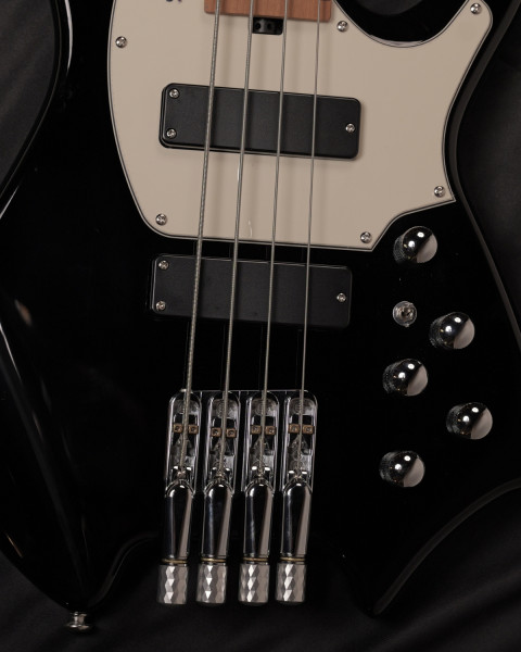 SQOE SBWT700 Black Warrior H-H humbucker pickups and active/passive switch
