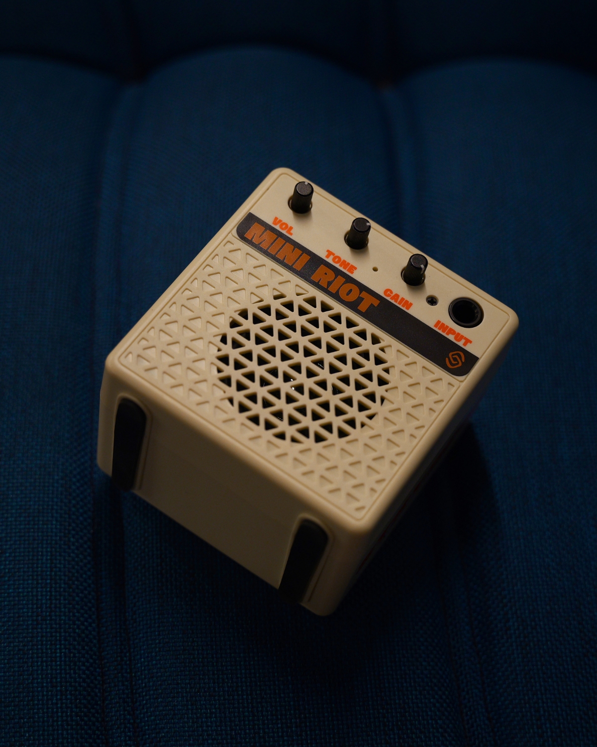 Strydom Mini Riot 8W Portable Guitar Amplifier with Bluetooth